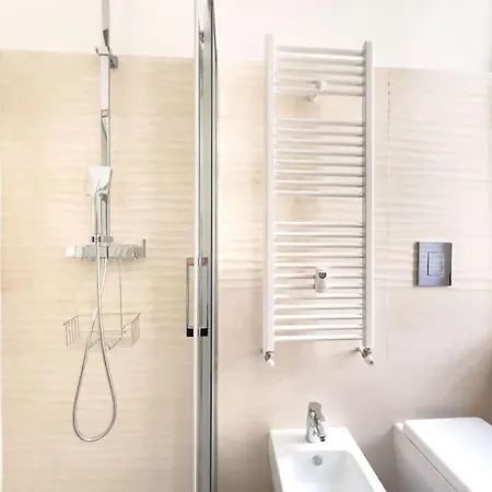 Cozy & Chic - Piazza Bologna Apartment